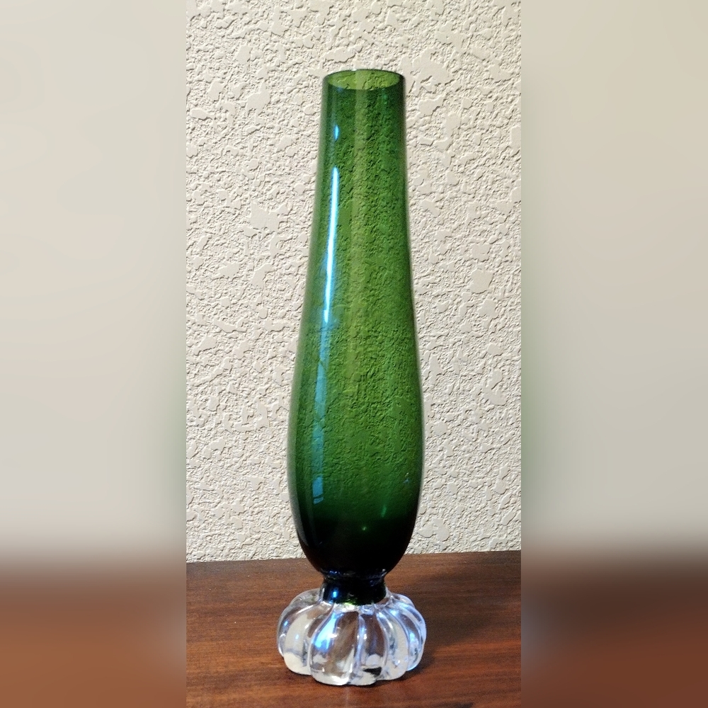 Mid Century Modern Seda Green Footed Art Glass Vase